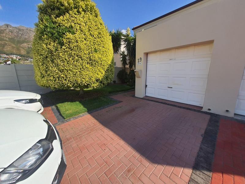 2 Bedroom Property for Sale in Gordons Bay Western Cape